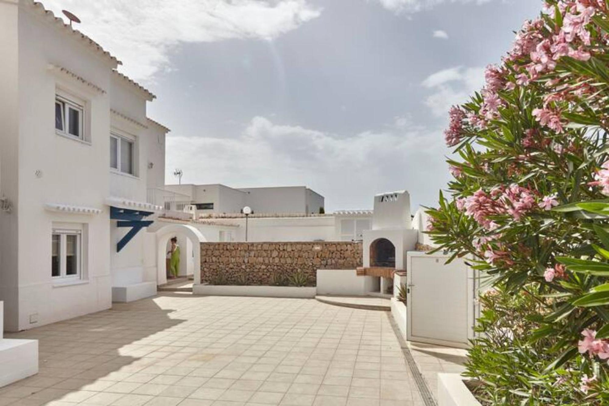 Апартаменти Arenal D'En Castell North Меркадаль Екстер'єр фото